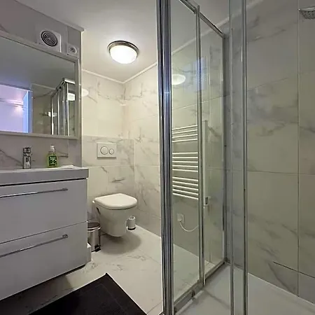 Awesome 2br 5 Min To Arc De Triomphe * Parijs