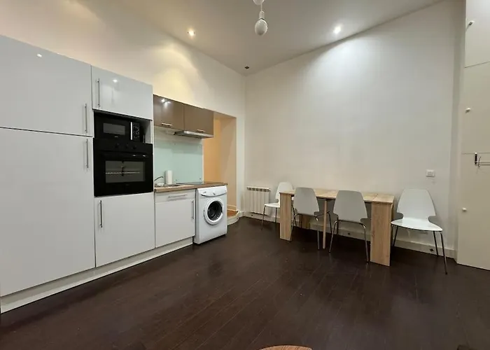 Apartman Awesome 2br 5 Min To Arc De Triomphe