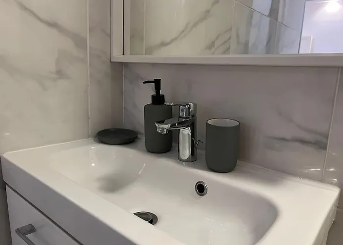 Awesome 2br 5 Min To Arc De Triomphe * Párizs