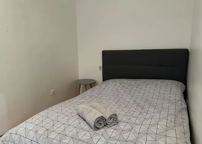 Apartman Awesome 2br 5 Min To Arc De Triomphe Párizs