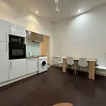 Lägenhet Awesome 2br 5 Min To Arc De Triomphe